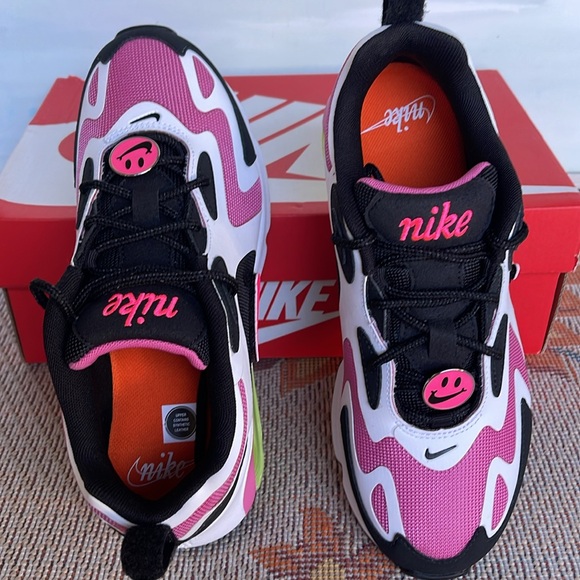 NIKE WMNS AIR MAX 200
BLACK/HYPER PINK NOIR/HYPER ROSE
SNEAKERS Athletic Shoes - Picture 13 of 16